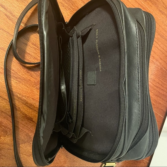 I don't have a name bag with a few compartments - Picture 5 of 7